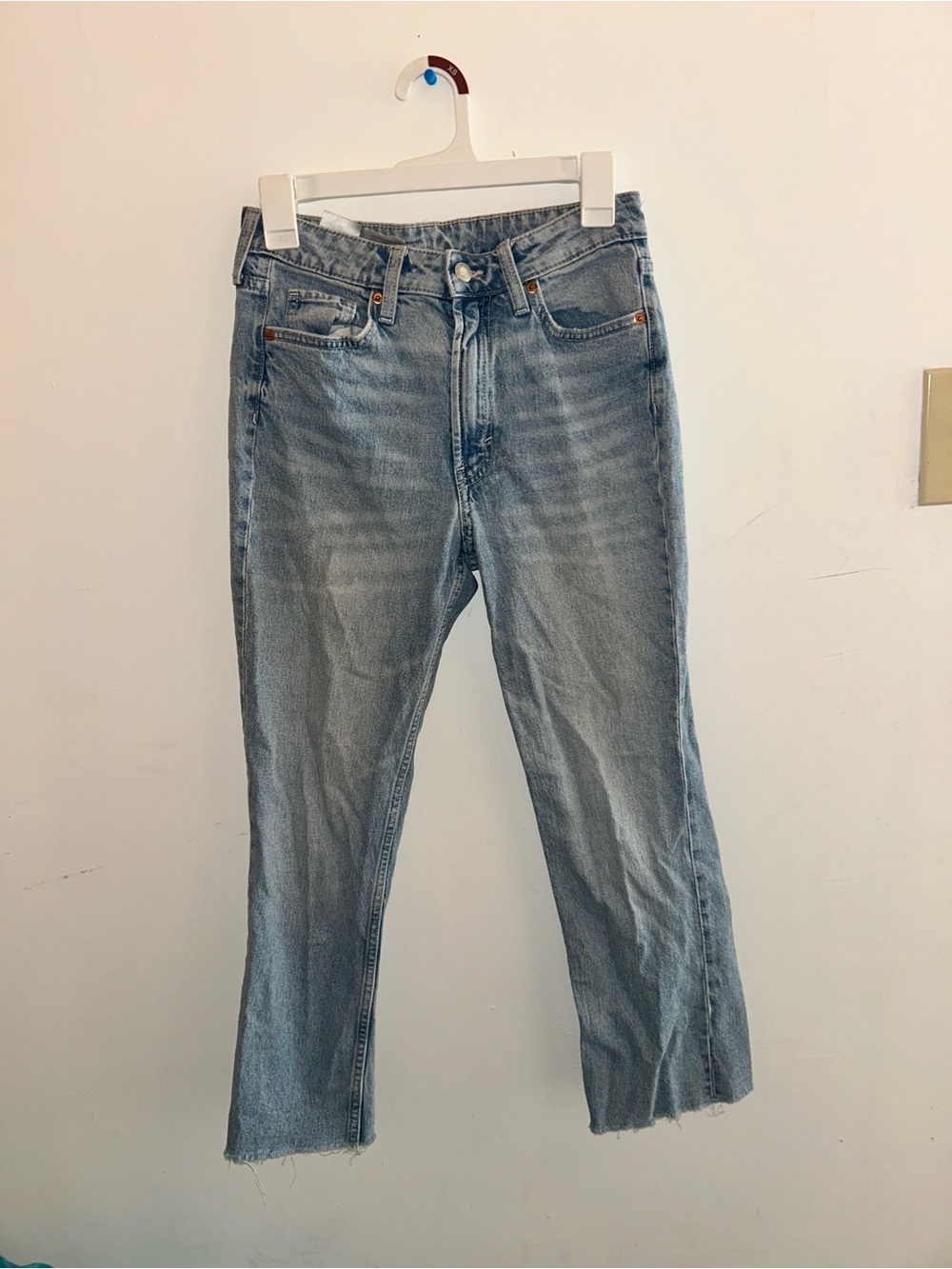 Women’s Light Blue Straight-Leg Jeans